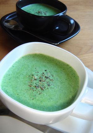 春菊と豆腐のミルクスープ-レシピのメイン写真