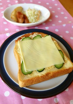 ＊後のせ♪チーズと胡瓜のトースト＊-レシピのメイン写真
