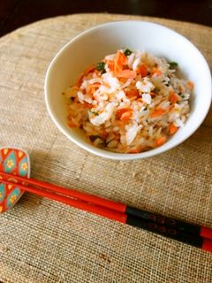 鮭とわかめの混ぜご飯-レシピのメイン写真