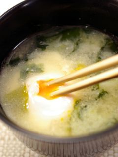 ほっこり♬卵とジャガイモとワカメの味噌汁-レシピのメイン写真