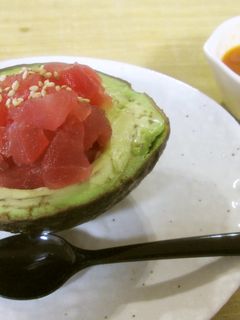 マグロのアボガドボート-レシピのメイン写真