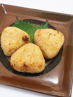 残りご飯再利用!めんつゆ焼きおにぎり-レシピのメイン写真