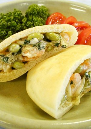 ひたし豆とえびのピタパンサンド-レシピのメイン写真