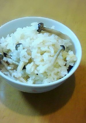 白だしだけで簡単美味しいしめじご飯-レシピのメイン写真