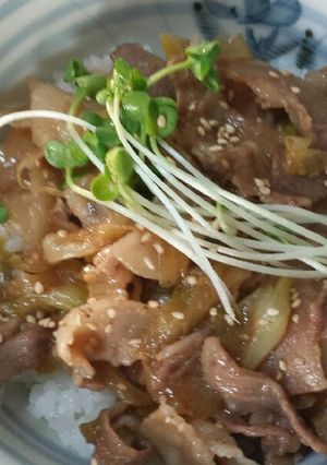 ごま油香る豚バラネギ丼-レシピのメイン写真
