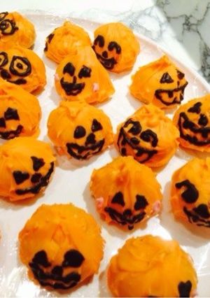 簡単ハロウィン♡かぼちゃシュークリーム♡-レシピのメイン写真