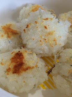 しらすとチーズの焼きおにぎり-レシピのメイン写真