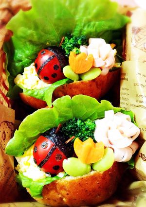 キャラ弁 てんとう虫 on 玉子サンド-レシピのメイン写真