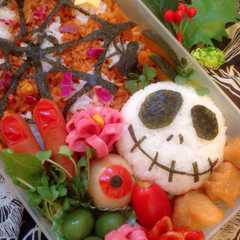 รูปของ 指入り♡ハロウィンなお弁当 ＊キャラ弁