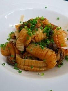 ハリイカとキノコのバター醤油炒め-レシピのメイン写真