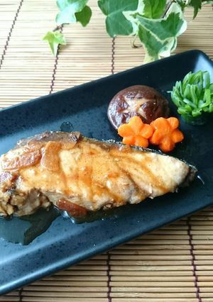 簡単夕食・魚料理★蜂蜜バターでぶりの照り焼き-レシピのメイン写真