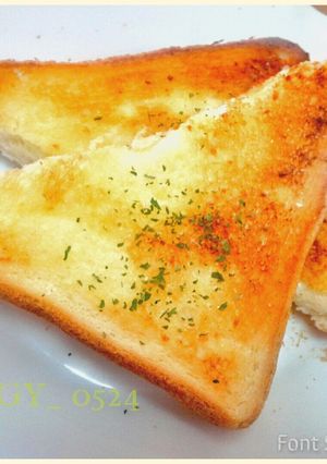 簡単朝ごはん！ガーリックトースト☆-レシピのメイン写真