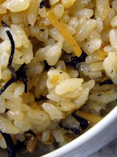 *なめ茸とひじきの簡単炊き込みご飯*-レシピのメイン写真
