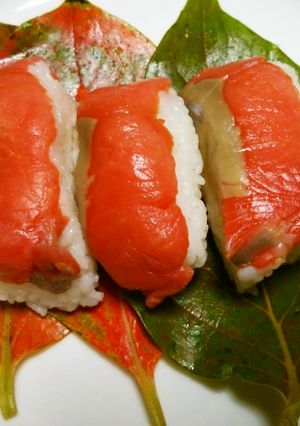 新鮭と紅葉の葉で作る 柿の葉すし-レシピのメイン写真