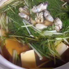 รูปของ 簡単シンプル☆牡蠣のダシを味わう醤油味鍋