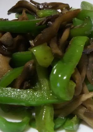 ピーマンと舞茸の香味ペースト炒め-レシピのメイン写真