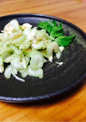 セロリとチーズのおかかサラダ-レシピのメイン写真