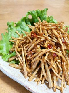 ちょいピリッ!ごぼうの唐揚げ♡甘辛炒め-レシピのメイン写真