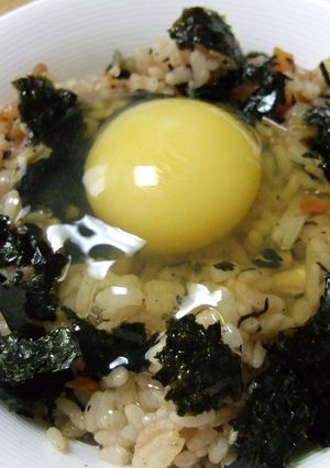 ちょっと豪華に♪炊き込みご飯でTKG-レシピのメイン写真