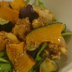 รูปของ 野菜も美味しく♪鶏の唐揚げ丼