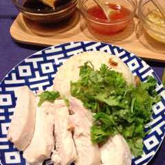 รูปของ 蒸し鶏で海南鶏飯