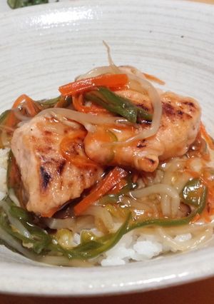 秋の味覚♪簡単*鮭丼*-レシピのメイン写真