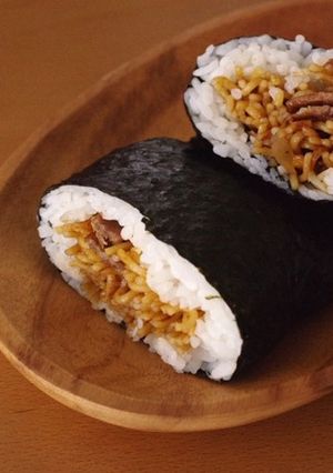 焼きそばの「おにぎらず」-レシピのメイン写真