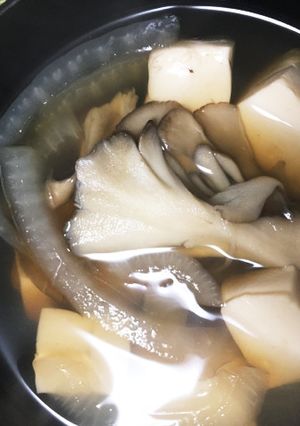 まいたけと豆腐のお吸い物-レシピのメイン写真