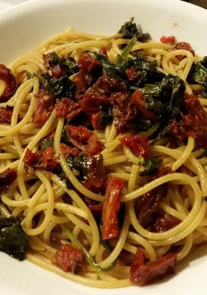 ドライトマトとホウレンソウのパスタ-レシピのメイン写真