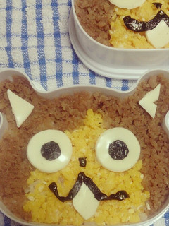 耳付弁当箱で簡単!ジバニャンそぼろ弁当-レシピのメイン写真