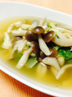 簡単すぎる♬レタスと油揚げのスープ-レシピのメイン写真