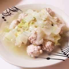 รูปของ 取り分け可☆もやし鶏団子と白菜のスープ煮