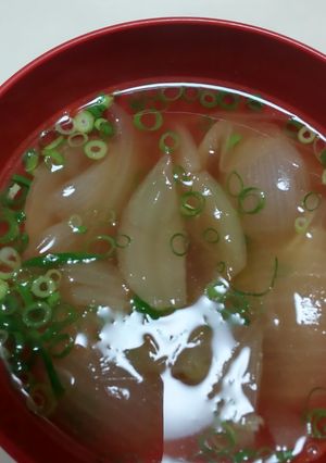 玉ねぎたっぷりコンソメスープ♪-レシピのメイン写真