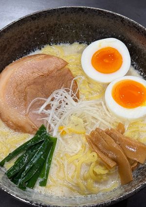 俺流熟成塩らーめん風♪簡単鶏白湯とんこつ-レシピのメイン写真