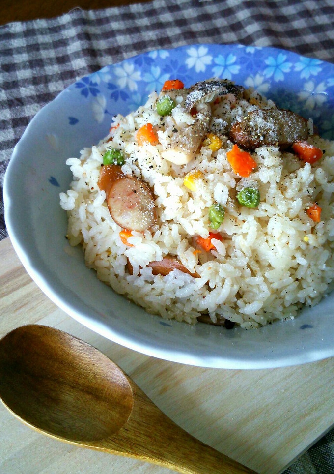 炊飯器で一発☆ドリア風の炊き込みごはん-レシピのメイン写真