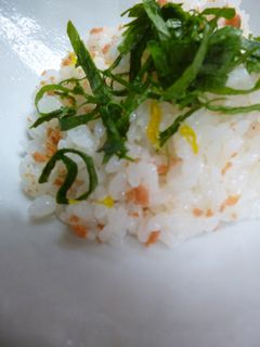 シャケフレークと黄菊のちらしずし-レシピのメイン写真