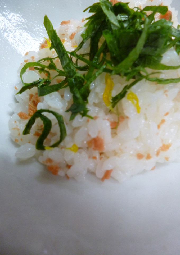 シャケフレークと黄菊のちらしずし-レシピのメイン写真