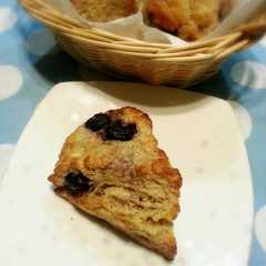 รูปของ 全粒粉入り☆ブルーベリースコーン