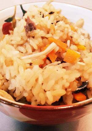 モリモリ食べちゃう！秋刀魚の炊き込みご飯-レシピのメイン写真
