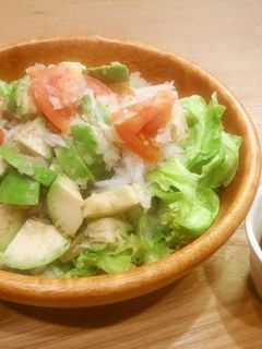 レタスとアボカドのサラダ-レシピのメイン写真