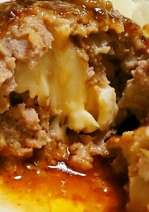 とっても簡単☆煮込みチーズinハンバーグ-レシピのメイン写真