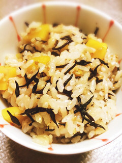 ひじきと栗の胡麻炊き込みご飯-レシピのメイン写真