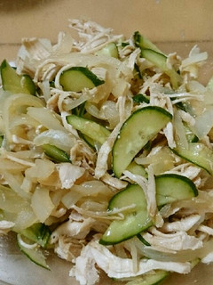 レンジで!鶏胸肉玉ねぎきゅうりの簡単和え-レシピのメイン写真