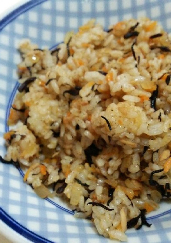 ひじきとツナの焼き飯-レシピのメイン写真
