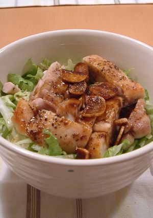 楽チン簡単！鶏のにんにくバターしょうゆ丼-レシピのメイン写真