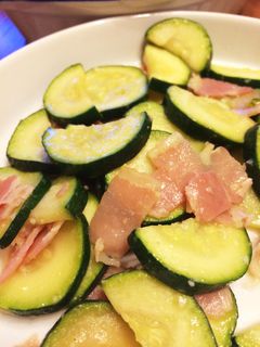 ズッキーニにんにく炒め-レシピのメイン写真