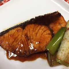 รูปของ ぶりの照り焼き☆生姜風味
