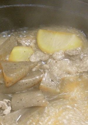 大根とコンニャクとすじ肉の炊いたん-レシピのメイン写真