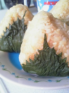 大葉にんにく醤油 de おにぎり-レシピのメイン写真