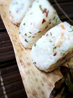 アジ干物と塩レモンの*おにぎり-レシピのメイン写真